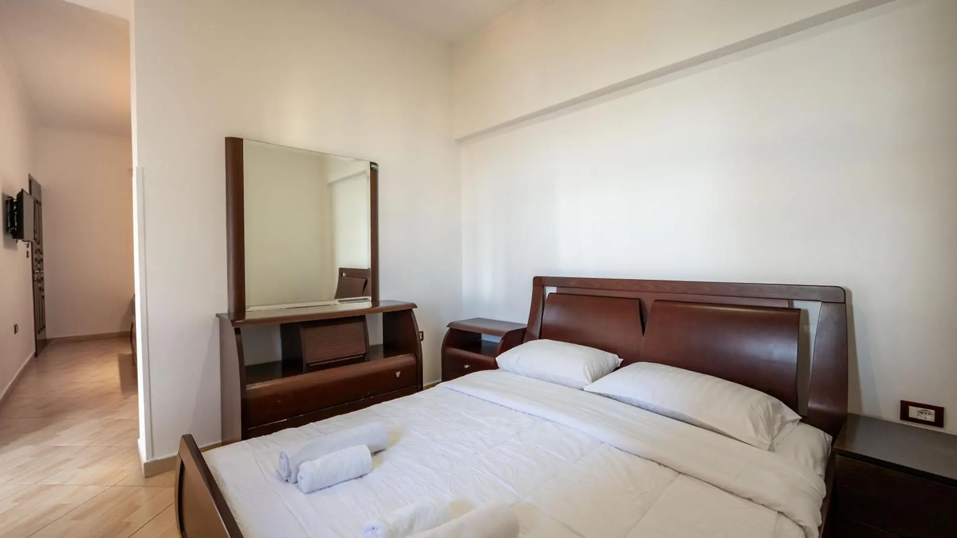 Hotel Monte Carlo - Rooftop Pool Sarande 4*,