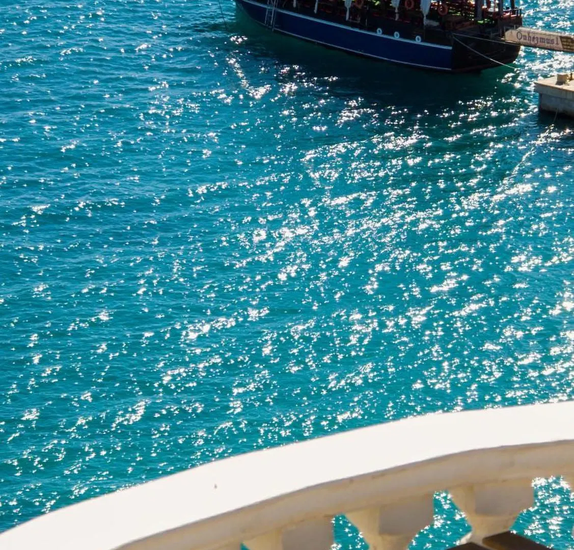Hotel Monte Carlo - Rooftop Pool Sarandë