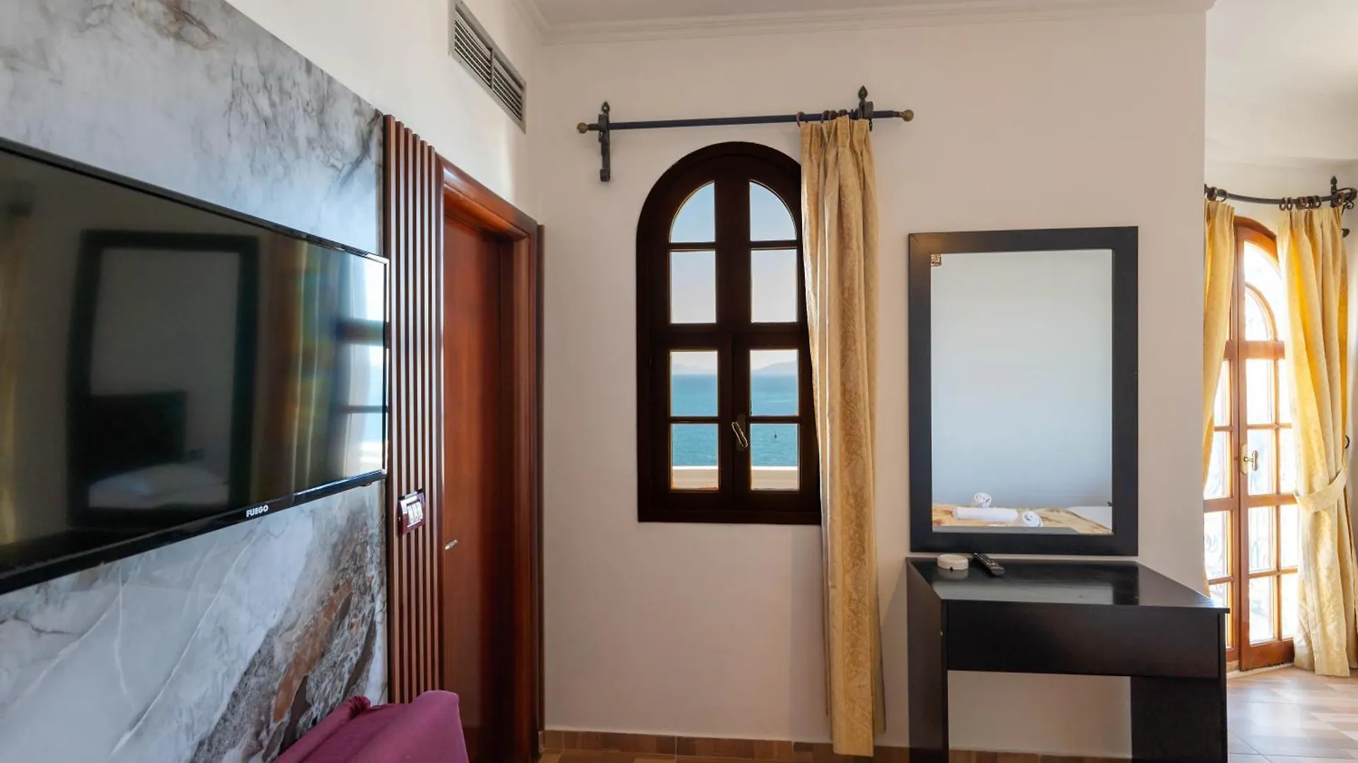 Hotel Monte Carlo - Rooftop Pool Sarande