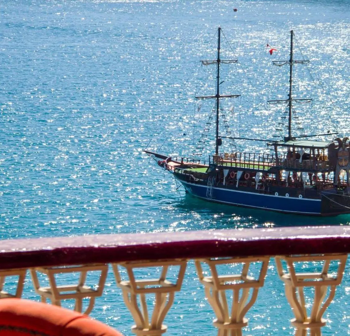 ****  Hotel Monte Carlo - Rooftop Pool Sarande Albania