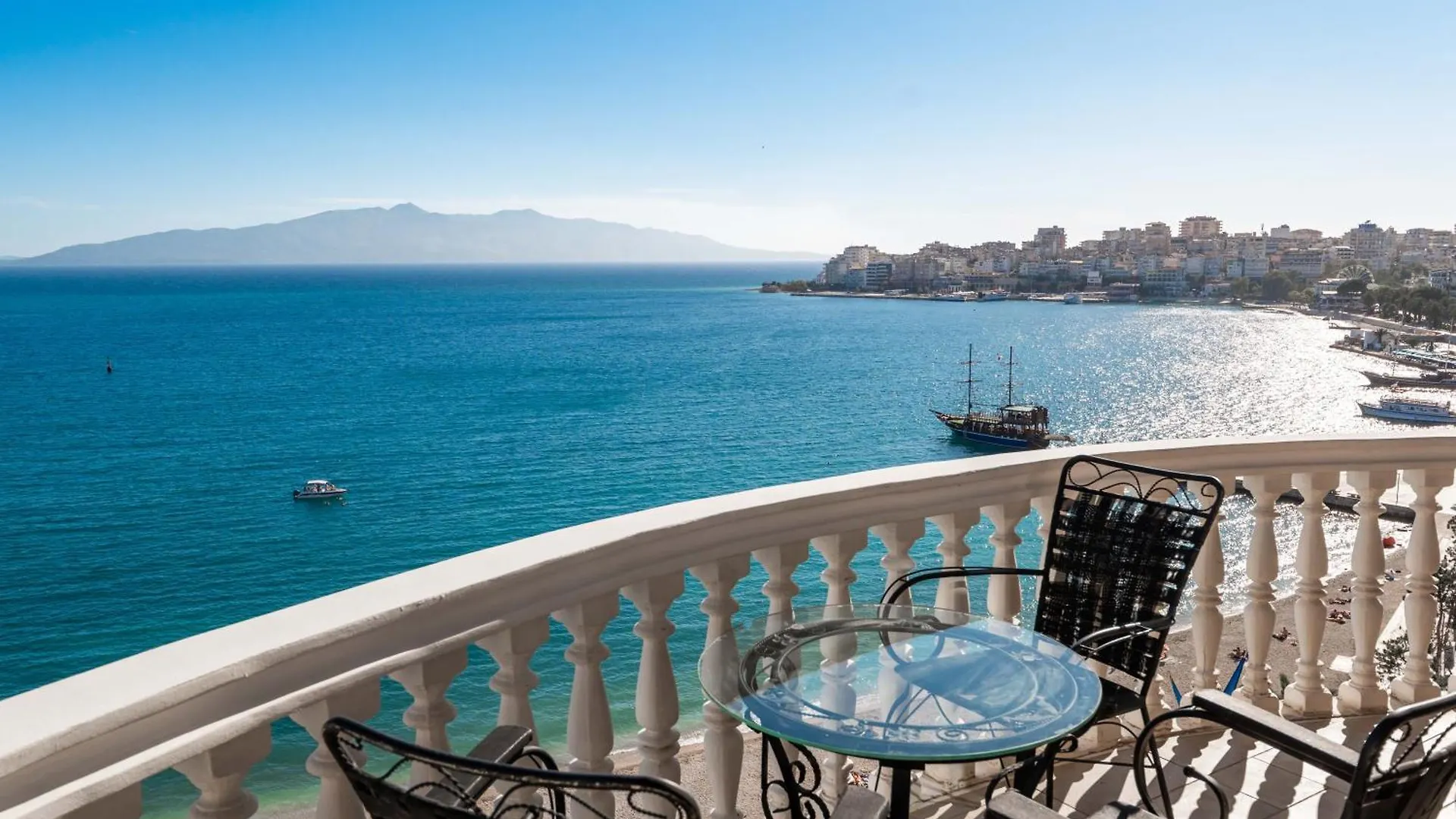 Hotel Monte Carlo - Rooftop Pool Sarandë