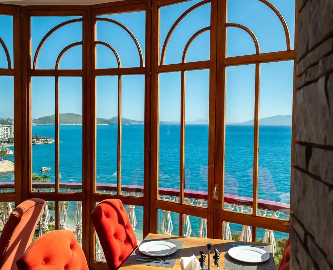 Hotel Monte Carlo - Rooftop Pool Sarande 4*,