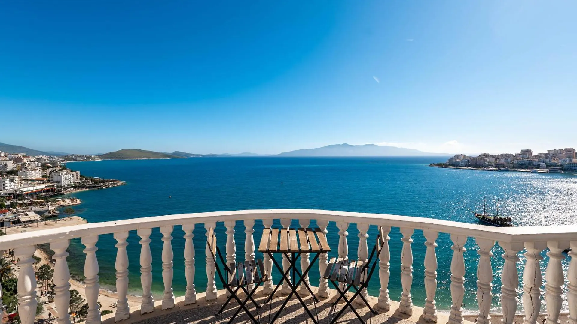 Hotel Monte Carlo - Rooftop Pool Sarande